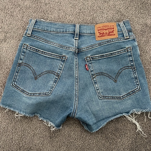 Levi’s High Waisted shorts. - Picture 3 of 4